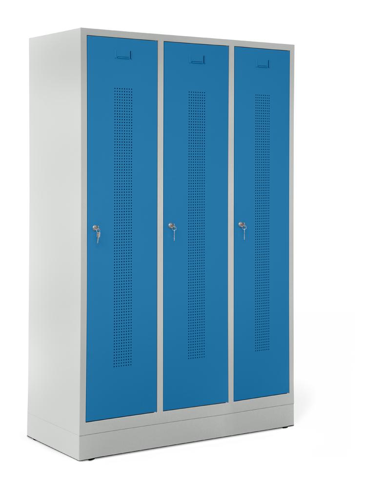 Garderobenspinde SYSTEM SP1 mit Sockel | Lichtblau RAL 5012 | mit Sockel | 400 | Zylinderschloss